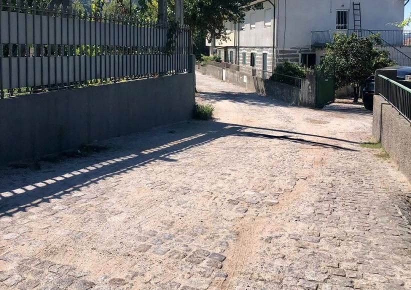Travessa da Breia com liga&ccedil;&atilde;o &agrave; Rede de Saneamento