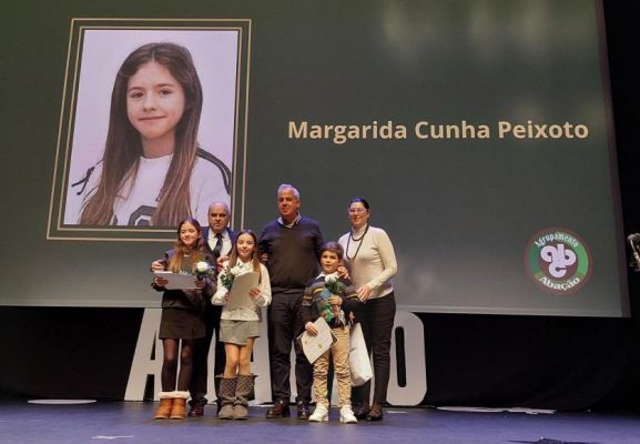 Pr&eacute;mios de M&eacute;rito para alunos da freguesia de Pinheiro 